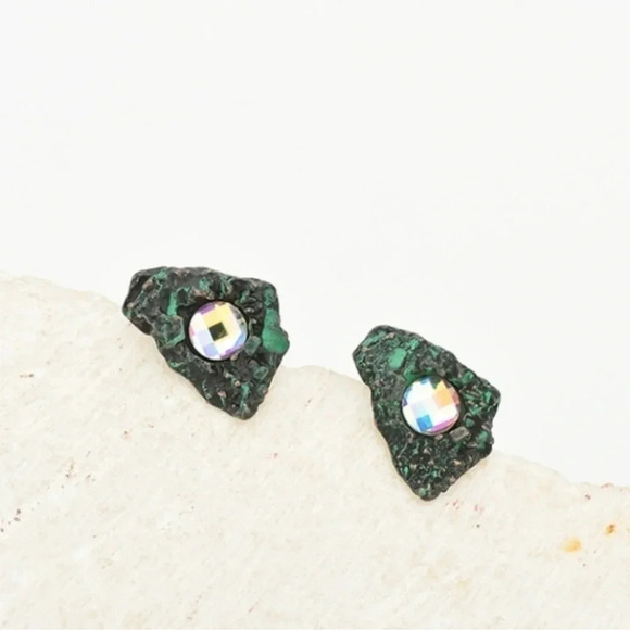 Crystal Stud Earrings Patina Green - Picture 5 of 17